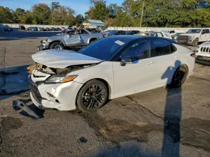 Toyota Camry XSE 2.5L 4 2020