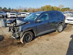Toyota Rav4 LE 2.5L 4 2020