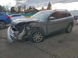 Jeep Cherokee LATITUDE 3.2L 6 2015