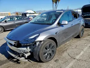 Tesla Model Y 2025
