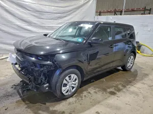 Kia Soul LX 2.0L 4 2025