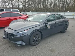 Hyundai Elantra SEL 2.0L 4 2023