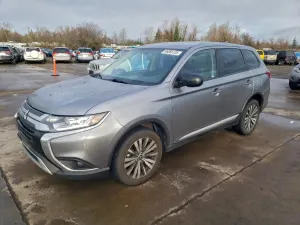 Mitsubishi Outlander SE 2.4L 4 2020