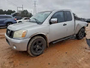 Nissan Titan XE 5.6L 8 2004