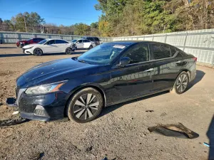 Nissan Altima SV 2.5L 4 2022