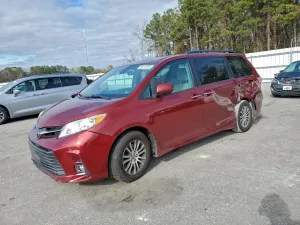 Toyota Sienna XLE 3.5L 6 2018