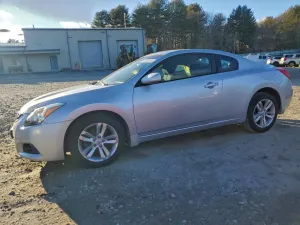 Nissan Altima S 2.5L 4 2012