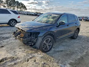 Volkswagen Tiguan SE 2.0L 4 2018