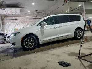 Chrysler Pacifica TOURING L 3.6L 6 2017