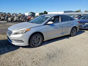 Hyundai Sonata SE 2.4L 4 2015