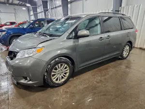 Toyota Sienna XLE 3.5L 6 2012