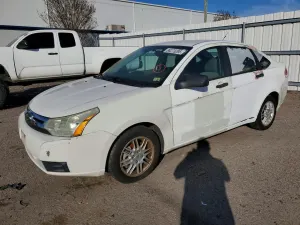 Ford Focus SE 2.0L 4 2010