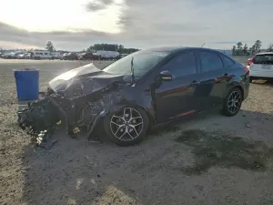 Ford Focus SEL 2.0L 4 2017