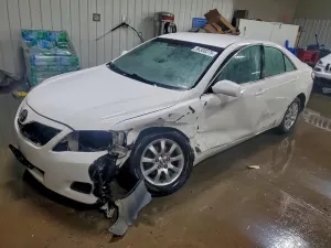 Toyota Camry BASE 2.5L 4 2010