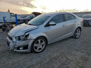 Chevrolet Aveo (Sonic) LTZ 1.4L 4 2014