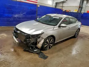 Nissan Altima SV 2.5L 4 2021