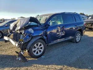 Toyota Highlander BASE 2.7L 4 2013