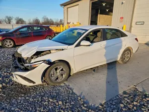 Hyundai Elantra SE 2.0L 4 2024