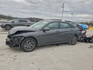 Hyundai Elantra SEL 2.0L 4 2024