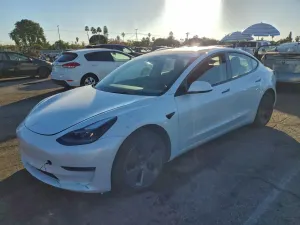 Tesla Model 3 2022