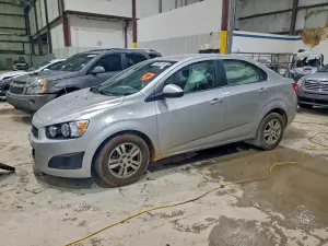 Chevrolet Aveo (Sonic) LT 1.8L 4 2016