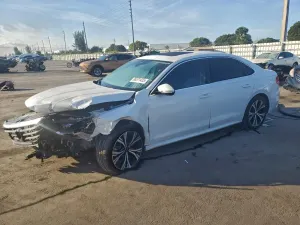 Volkswagen Passat SE 2.0L 4 2021