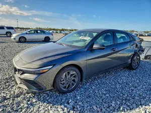 Hyundai Elantra SEL 2.0L 4 2024