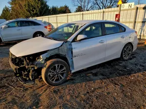 Kia Cerato / Forte / K3 LX 2 L 4 2023