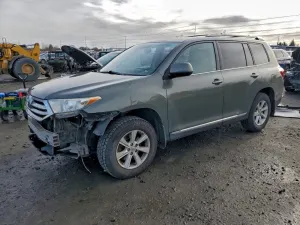 Toyota Highlander BASE 3.5L 6 2013