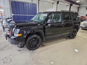 Jeep Patriot LATITUDE 2.4L 4 2016