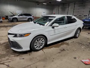 Toyota Camry LE 2.5L 4 2023