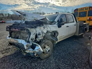 GMC Sierra K3500 6.6L 8 2021