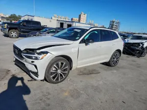 Volvo XC60 ULTIMATE 2.0L 4 2023
