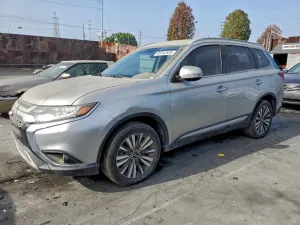 Mitsubishi Outlander SE 2.4L 4 2020