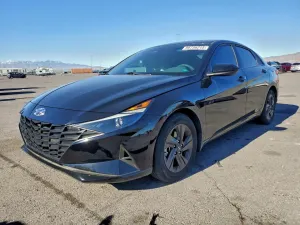 Hyundai Elantra SEL 2.0L 4 2023