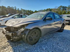 Hyundai Elantra SEL 2.0L 4 2021