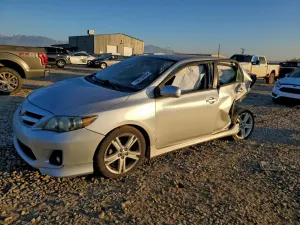 Toyota Corolla BASE 1.8L 4 2013