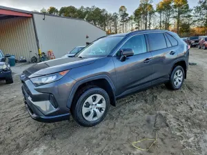 Toyota Rav4 LE 2.5L 4 2021