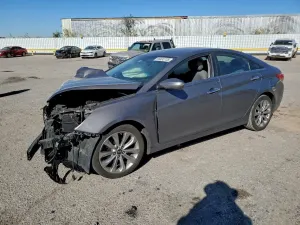Hyundai Sonata SE 2.4L 4 2013