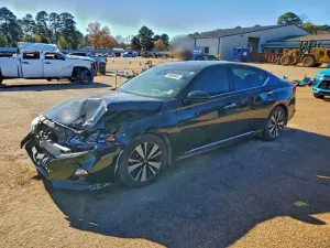 Nissan Altima SV 2.5L 4 2020