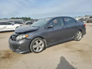 Toyota Corolla BASE 1.8L 4 2013