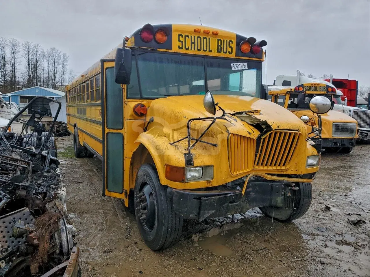 International 3000 3000 7.6L 6 2001