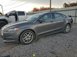Ford Fusion SE 2.5L 4 2013