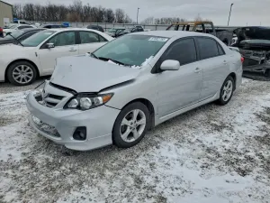 Toyota Corolla BASE 1.8L 4 2013