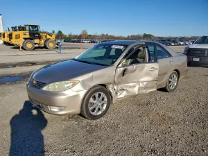 Toyota Camry LE 3.0L 6 2005