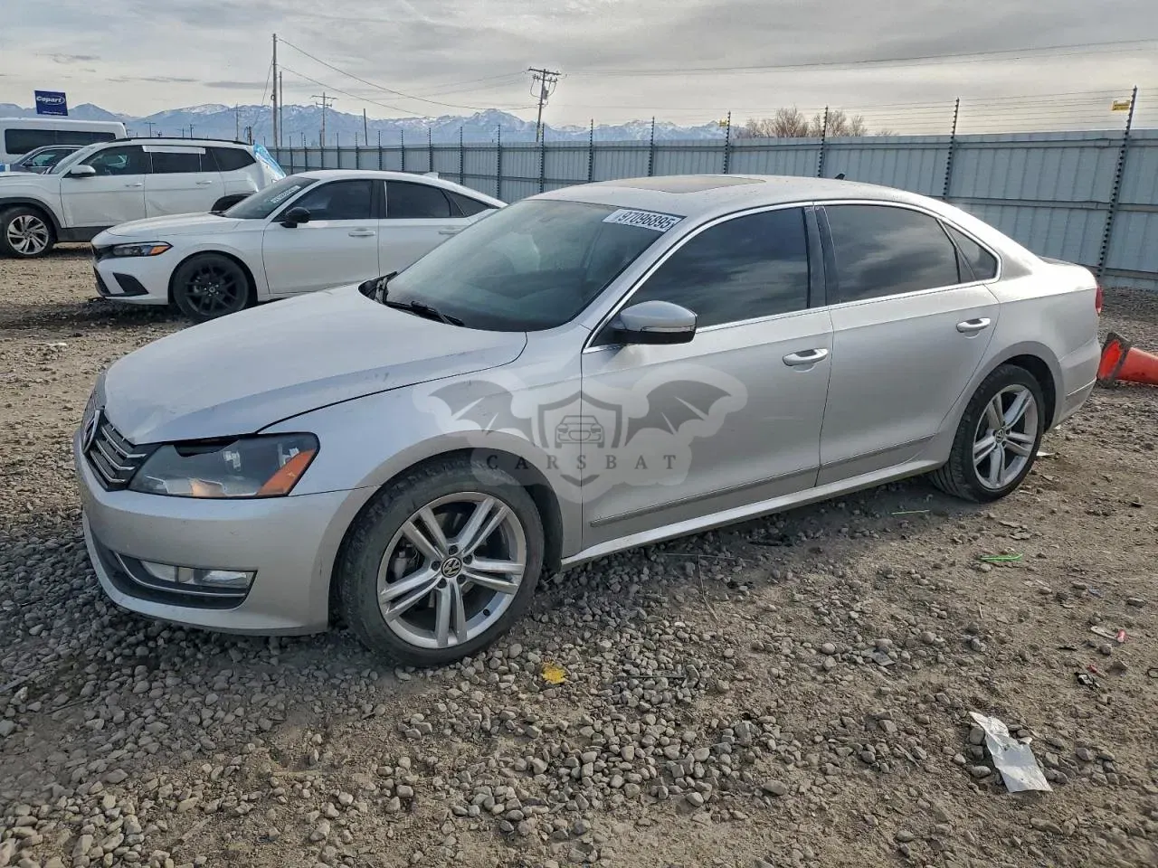 Volkswagen Passat SE 2.0L 4 2013