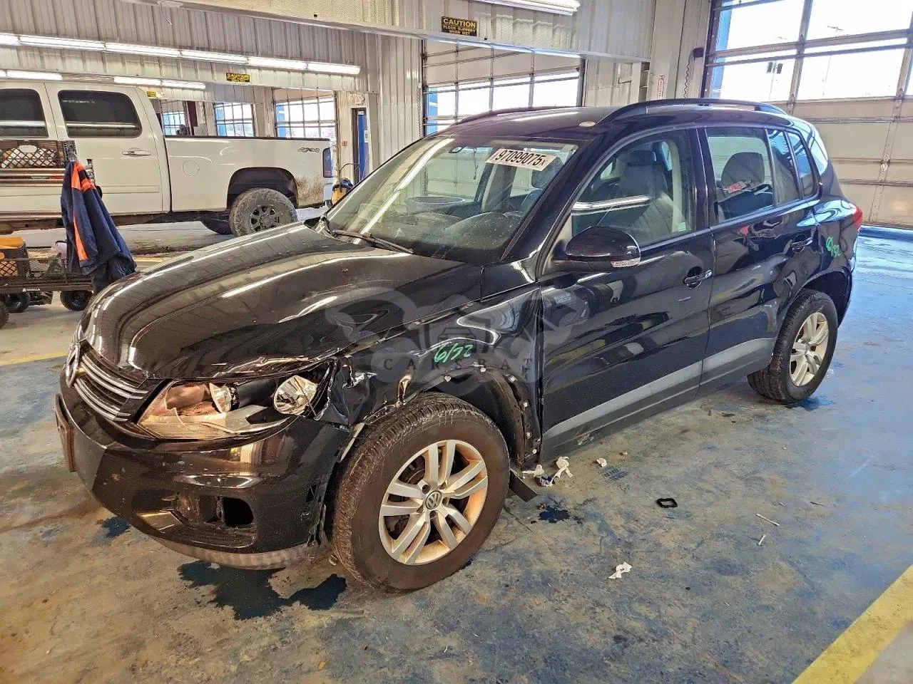 Volkswagen Tiguan S 2.0L 4 2017