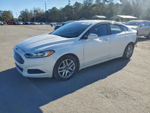 Ford Fusion SE 2.5L 4 2013