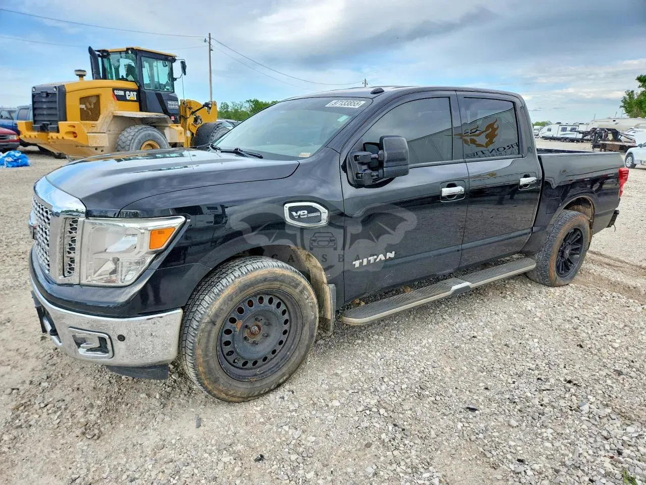 Nissan Titan SV 5.6L 8 2017