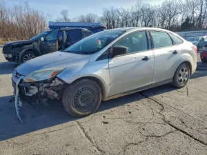 Ford Focus S 2.0L 4 2013
